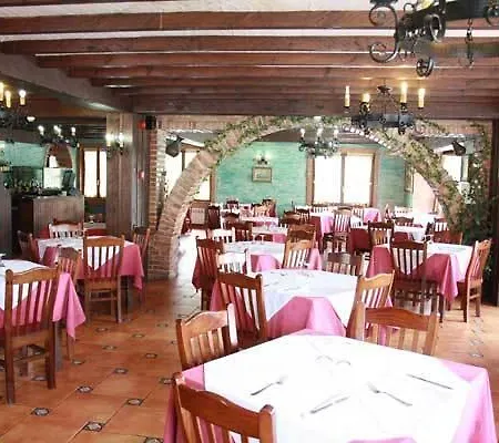 Hotel Restaurante La Parra 2*